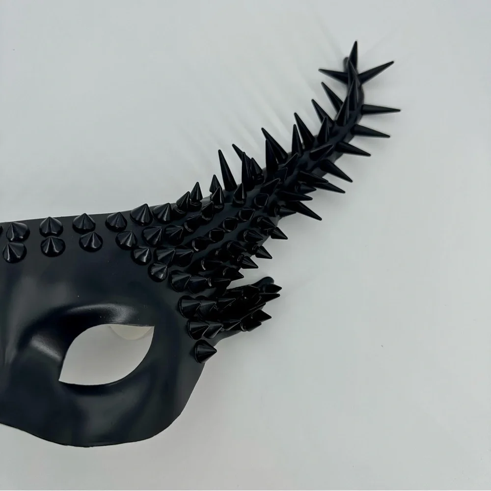 Majestic Mythological Creature Mask - Black Spiked Horns